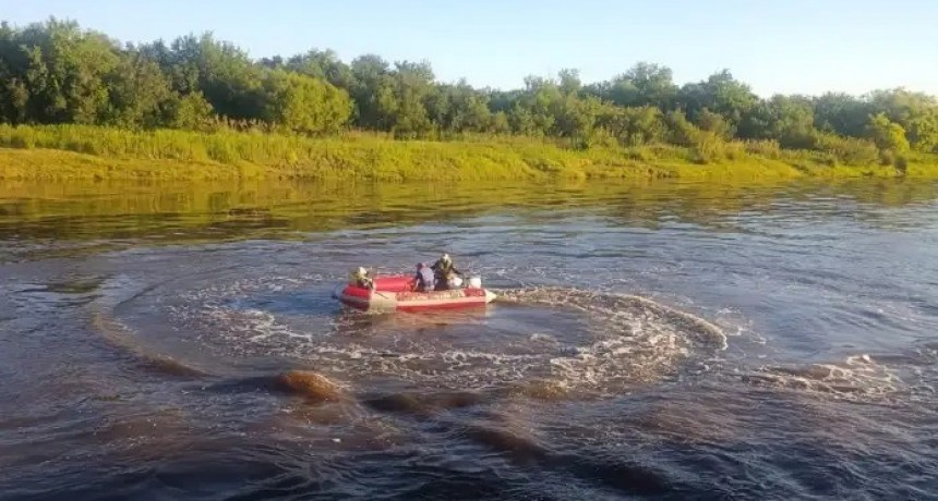 BUSCAN DOS PERSONAS DESAPARECIDAS EN EL RIO GUALEGUAY ZONA R. DEL TALA