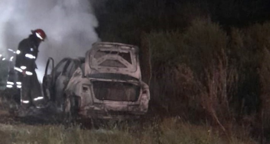 Se incendió un automóvil en la Ruta Provincial 20