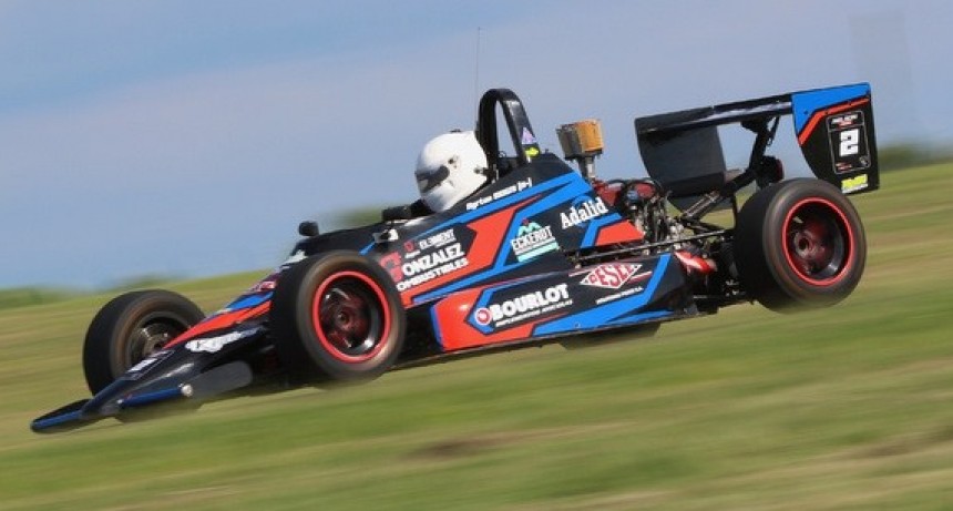 Ayrton Mogni ganó todo en la Formula Renault Entrerriana