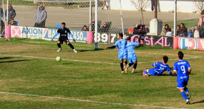 Deportivo Urdinarrain ganó y sigue invicto en el cierre de la primera rueda