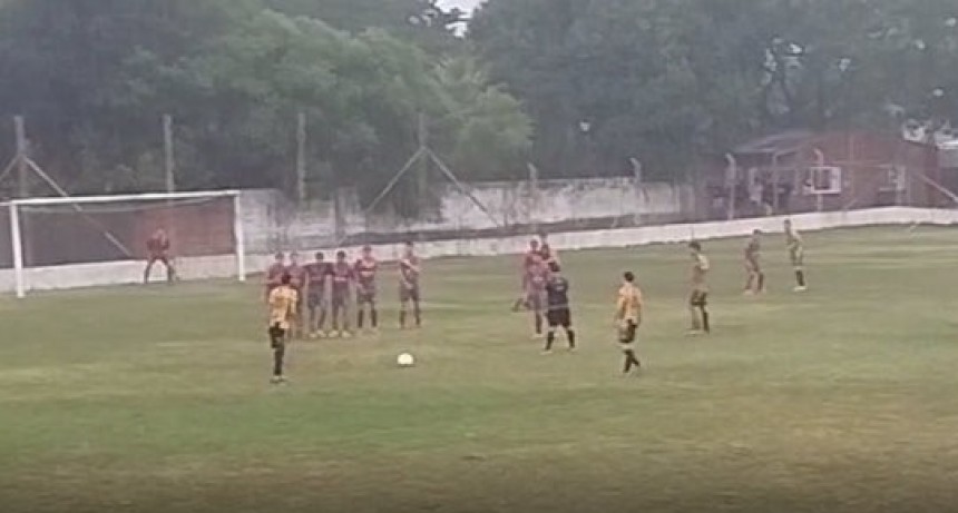 COPA E.RIOS. JUVENTUD URD, GANÓ, CLASIFICÓ y TERMINÓ CON UNA SALVAJE AGRESIÓN AL DT y JUGADORES