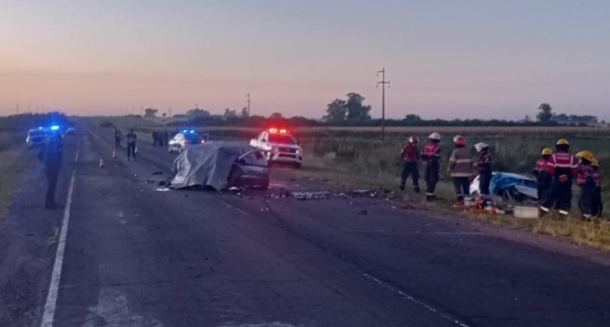 TRAGICO ACCIDENTE EN RUTA 20- GILBERT, FALLECIERON TRES PERSONAS