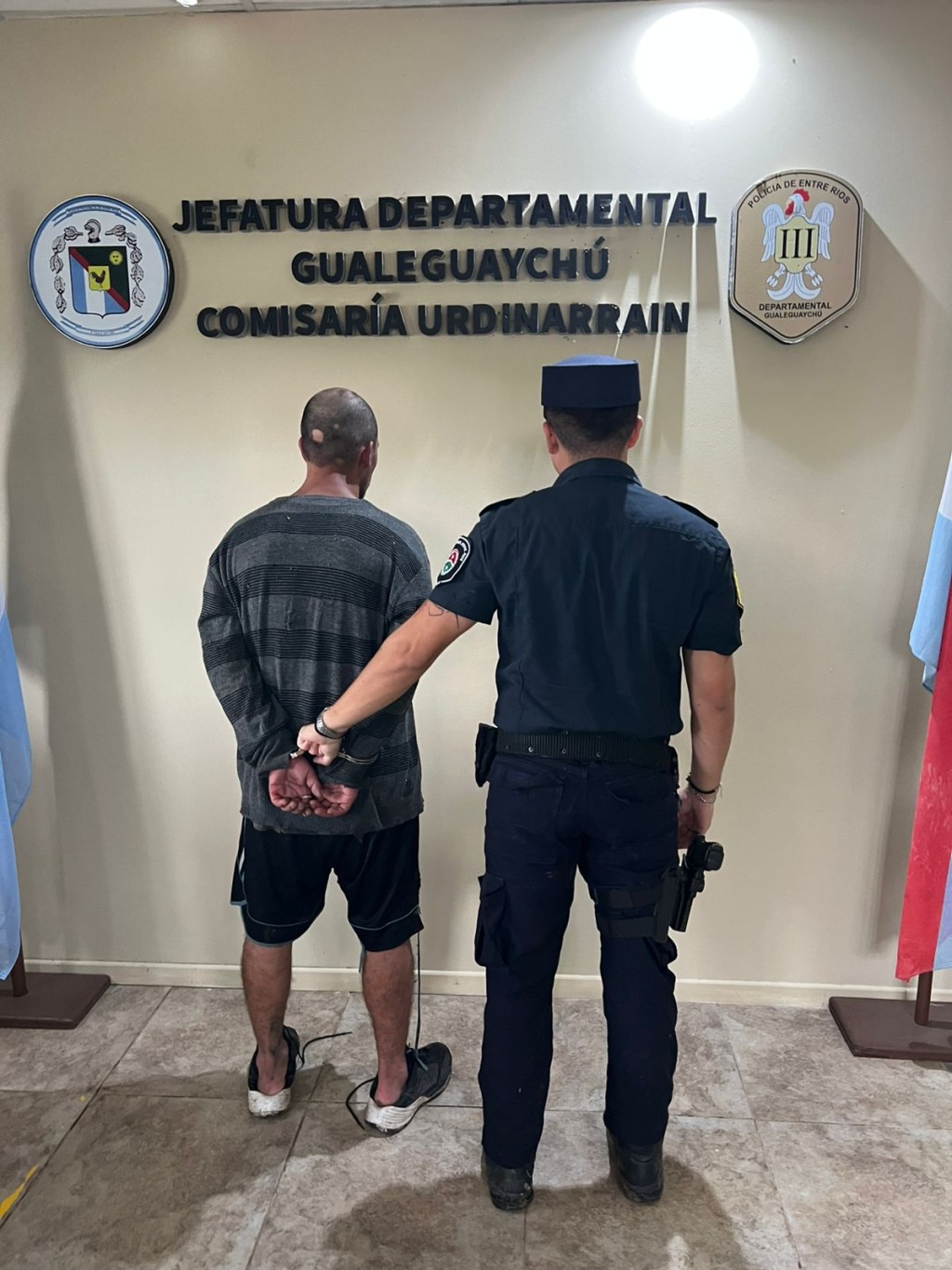 URDINARRAIN: APREHENDIDO POR HURTO, VIOLACIÓN DE DOMICILIO Y RESISTENCIA A LA AUTORIDAD