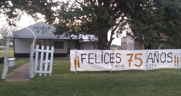 FELIZ 75 ANIVERSARIO, Escuela N°67 de Costa San Antonio