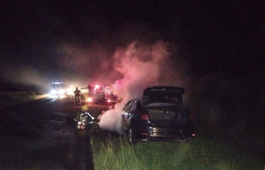 Se incendi&oacute; un veh&iacute;culo de Urdinarrain en Ruta 20 zona San Marcial de Urquiza