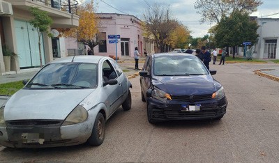 Triple Choque en pleno centro de Urdinarrain. Una menor result&oacute; lesionada