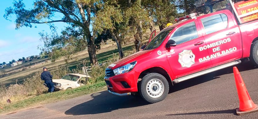 Accidente vial con un auto y camión, en Ruta Prov 20 a metros de Basavilbaso
