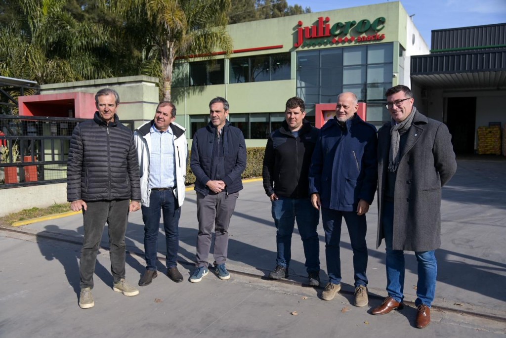 Michel y Bahl recorrieron una fábrica de alimentos y destacaron la producción con valor agregado para la generación de empleo