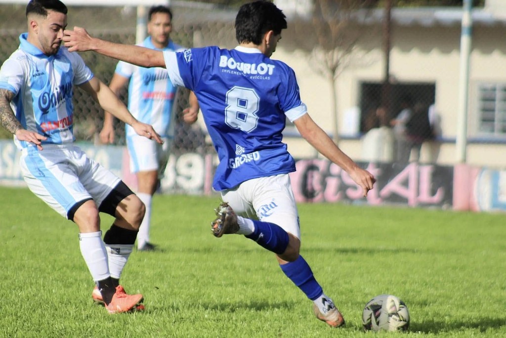 Deportivo Urdinarrain fren&oacute; a Juventud Unida luego de 19 partidos sin perder