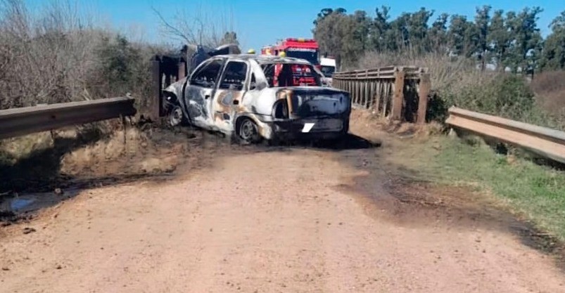 Un hombre de Larroque falleció calcinado luego de chocar contra un puente zona Palavecino