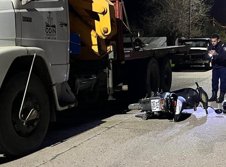 📍 Choque de motociclista contra un camión estacionado en Urdinarrain