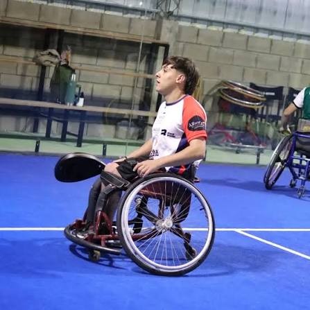 P&aacute;del adaptado: el &uacute;nico entrerriano del circuito nacional, busca sponsors para competir en el Sur