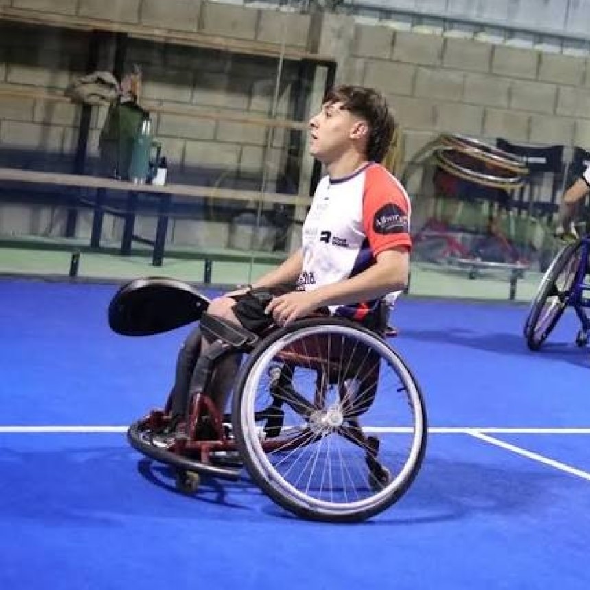 P&aacute;del adaptado: el &uacute;nico entrerriano del circuito nacional, busca sponsors para competir en el Sur