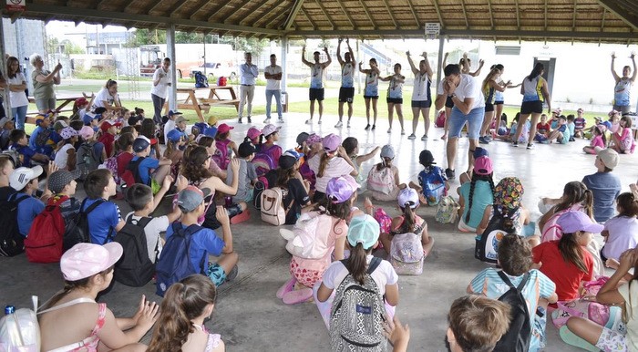 Los Clubes Juventud y Deportivo Urdinarrain inauguraron la temporada de Colonia de Verano