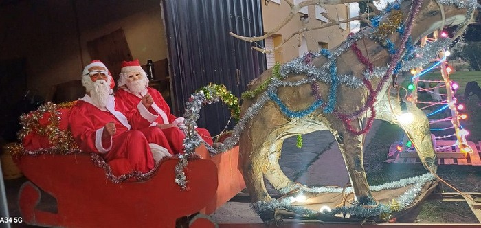 PAPÁ NOEL ESTUVO EN URDINARRAIN PARA ALEGRIA DE LOS NIÑOS