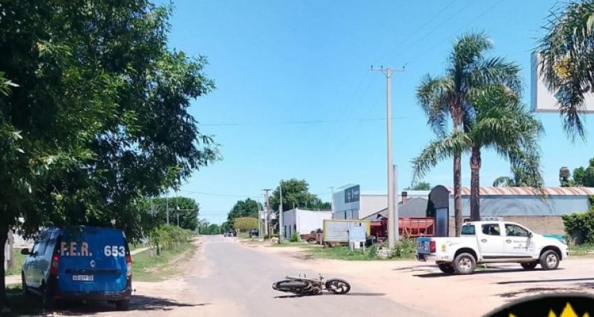 Un hombre mayor fue embestido por un motociclista y trasladado al Hospital Centenario